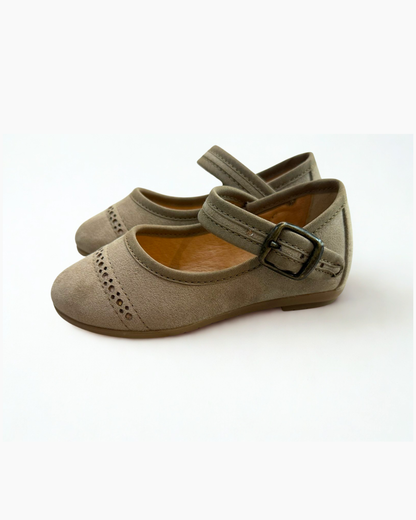 spañoleta gamuza beige puntos calados