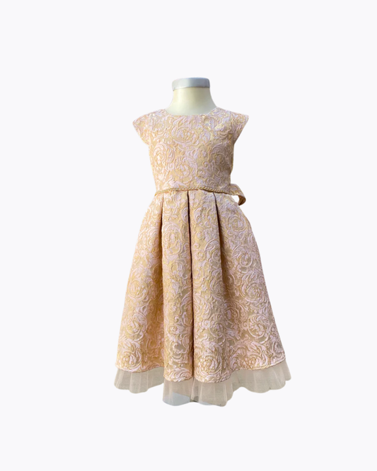 Vestido de  brocado rosa con cinto cristales