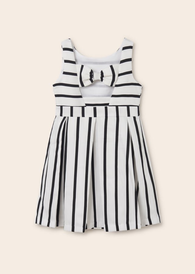 vestido con estampado de rayas para chica