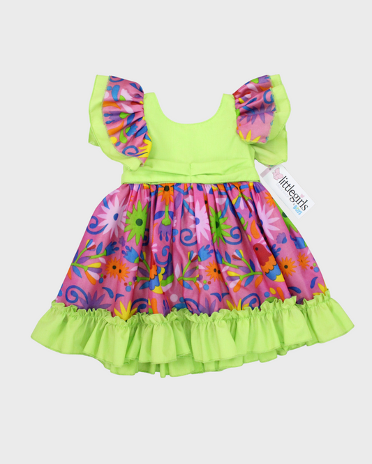 vestido adelita, patrio manga escarola. peto color verde, tela floreada