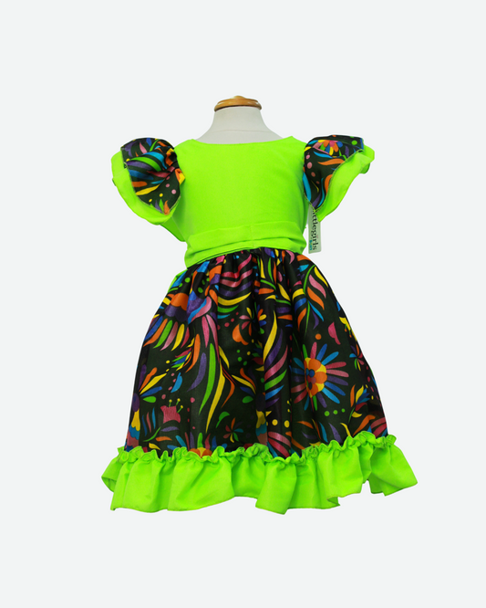 vestido adelita, patrio manga escarola. peto verde limón
